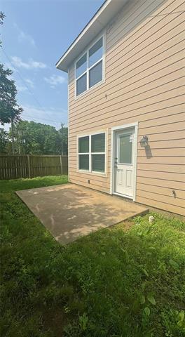 Building Photo - 100 Bridle Ct