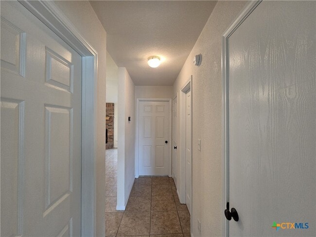Building Photo - 5705 Mandalay Dr