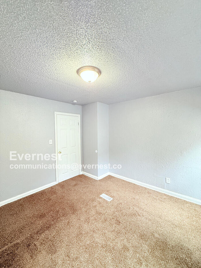 Building Photo - 15101 Ward Ave