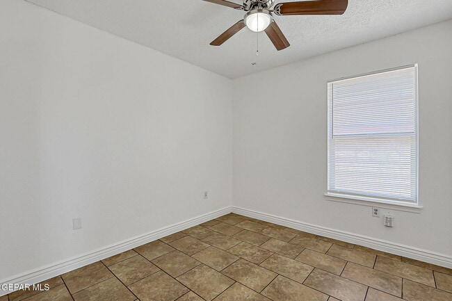 Building Photo - 287 Sunset Hills Dr