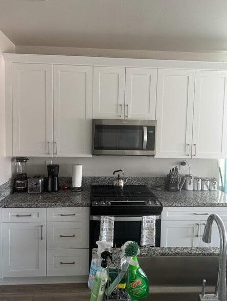 Building Photo - 211 N Vincent Ave