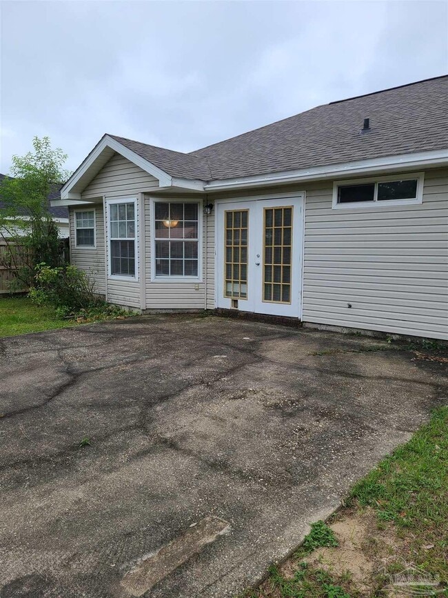 Building Photo - 708 Thornwood Pl