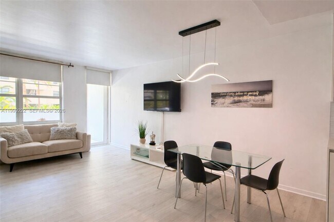 Building Photo - 100 Lincoln Rd