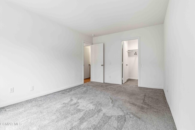 Building Photo - 2678 La Paloma Cir