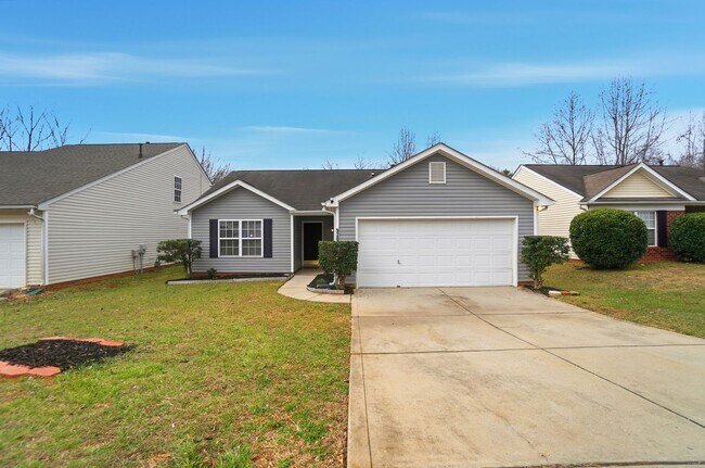 Building Photo - 3 bedroom single family home!