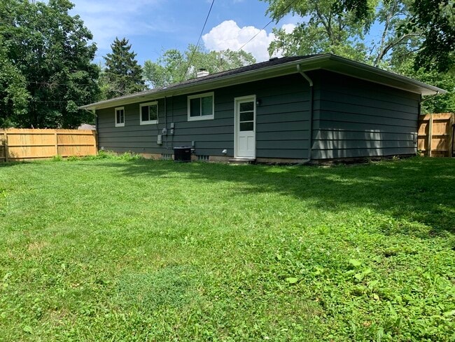 Building Photo - 1071 Westaire Way