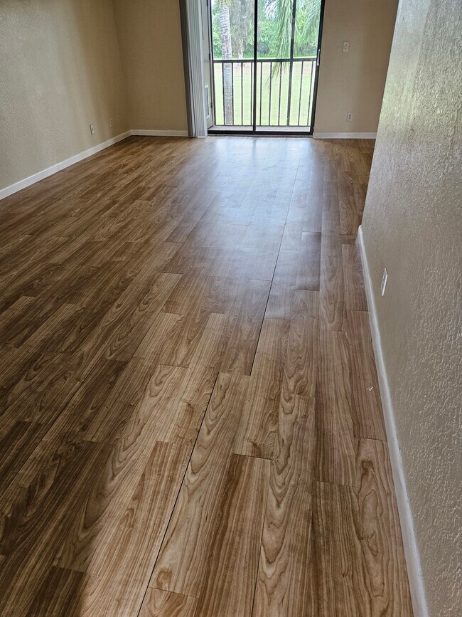 Building Photo - 7113 Golf Colony Ct