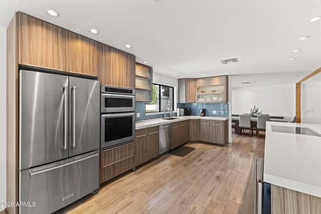 Building Photo - 6834 N 72nd Pl