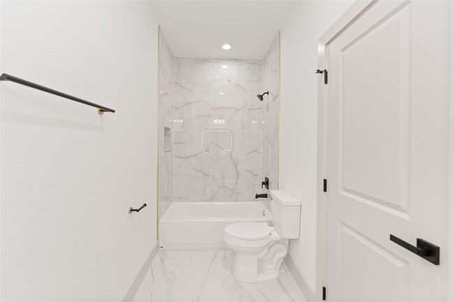 Building Photo - 113 Gans St