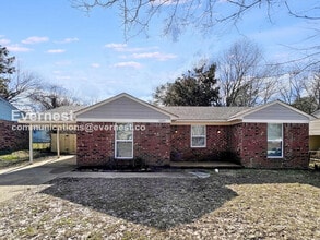 Building Photo - 2645 Eastbrook Dr