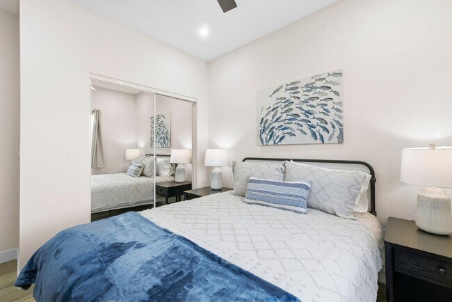 Building Photo - 436 Date Ave