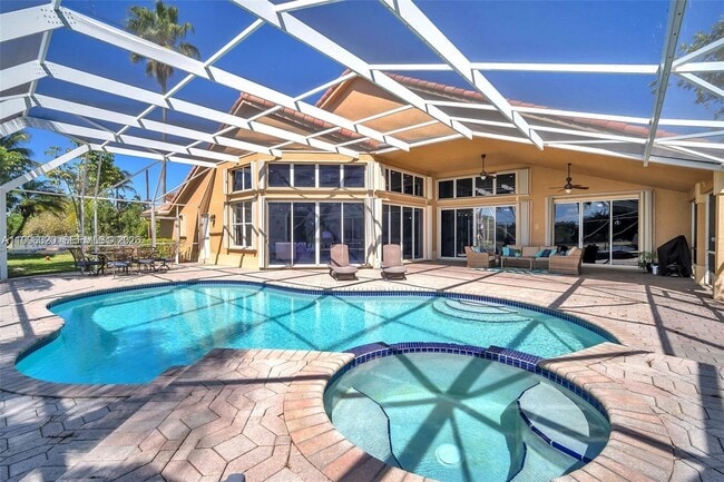 Building Photo - 620 Laurel Ln