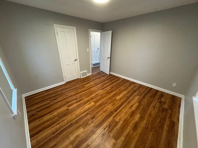 Building Photo - 25301 Shoreview Ave