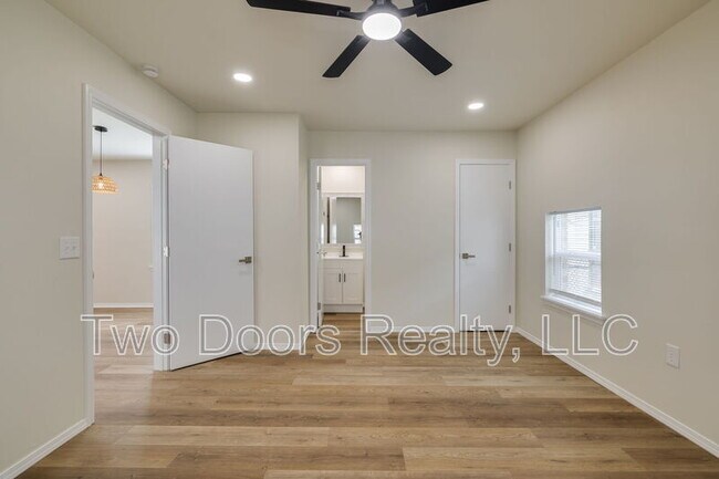 Building Photo - 2416 NW 40th St