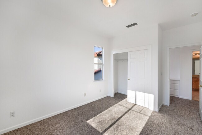 Building Photo - 6717 Sao Tiago Way