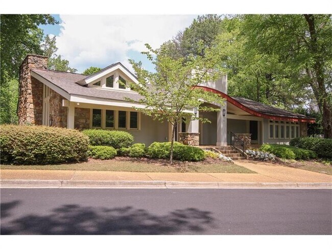 Building Photo - 605 Garden Ct