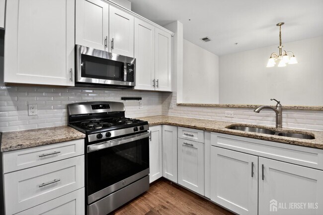 Primary Photo - 626 Marion Ln