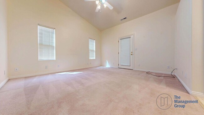 Building Photo - 37 E 675 S