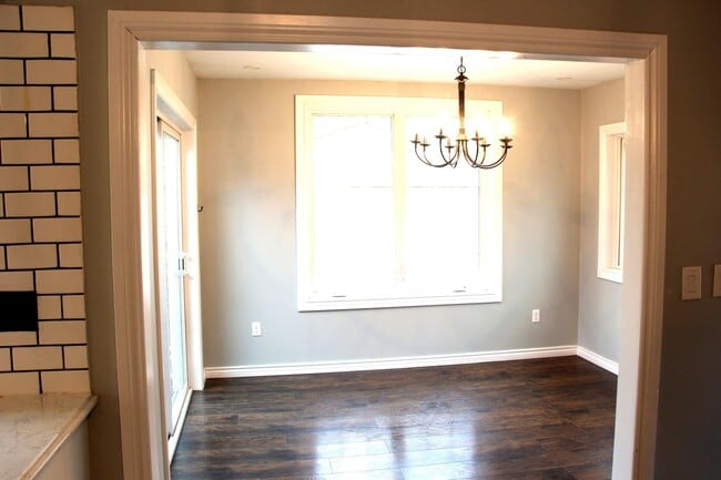 Building Photo - 43592 Champlain Ct