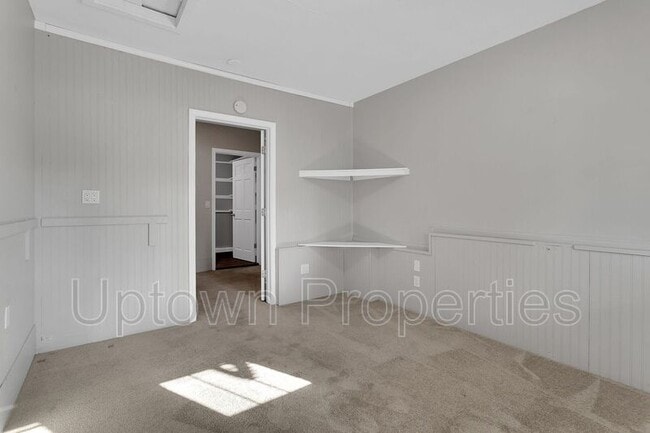 Building Photo - 1365 SE Cedar St