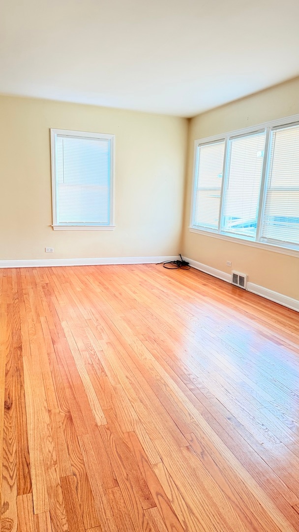 Building Photo - 7513 Kenton Ave