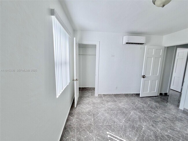 Building Photo - 11 Sidonia Ave