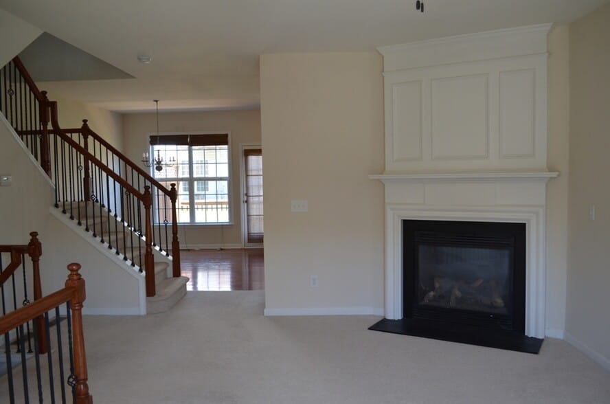 Living Area 1 - 1371 Thornborough Dr