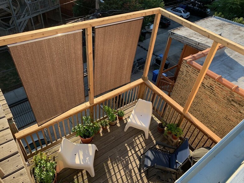 Building Photo - 4632 N Kenmore Ave