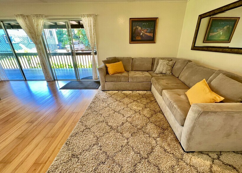 Building Photo - 705 Haiku Rd