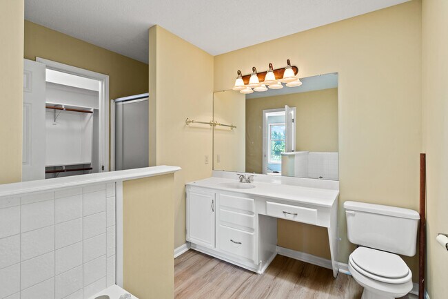 Building Photo - 2601 Hillshire Dr