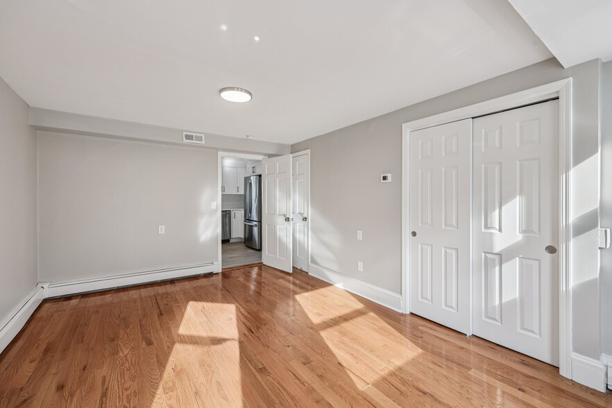 Building Photo - 144 Union St