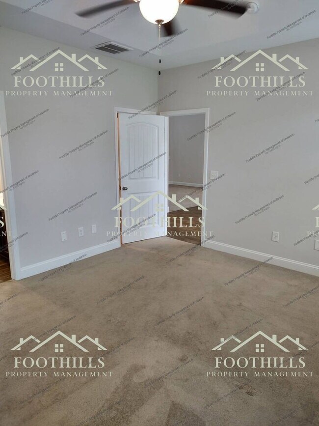 Building Photo - 155 Norfolk Cir