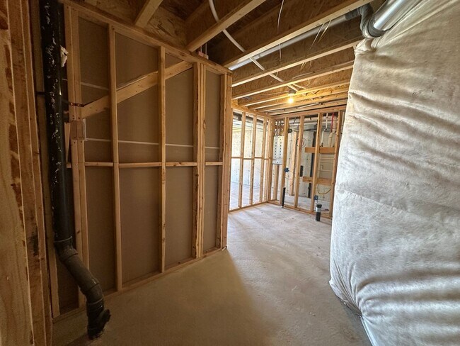 Building Photo - 5280 Acacia Dr