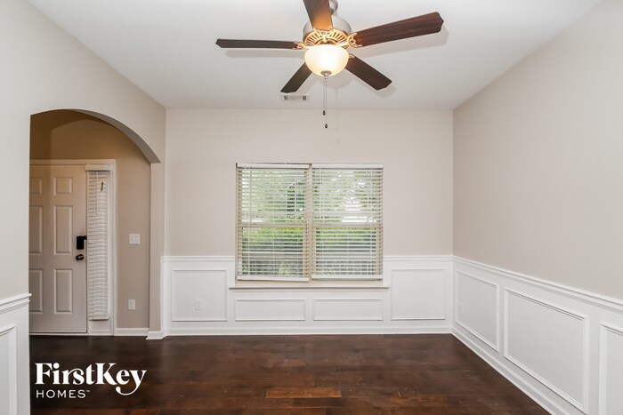 Building Photo - 1234 Silvercrest Ct SW