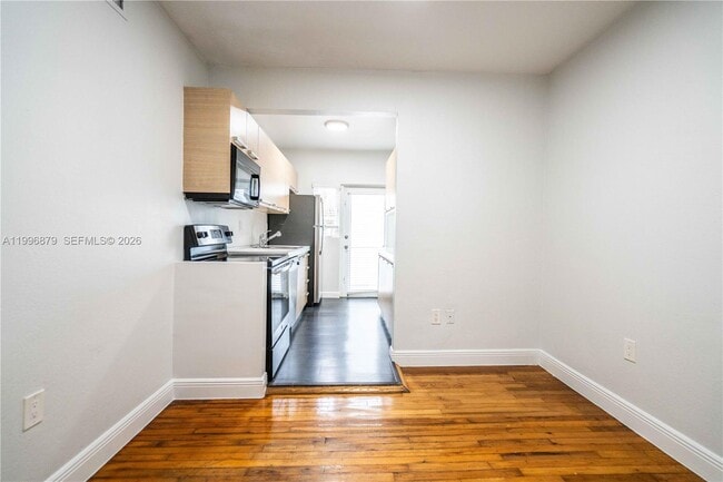 Building Photo - 1007 Bay Dr