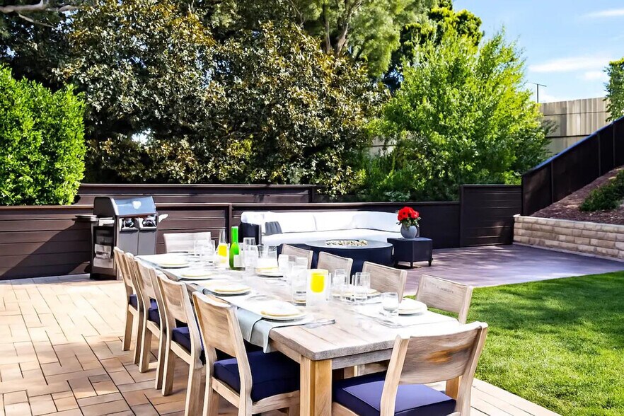 Building Photo - 5870 Cactus Way