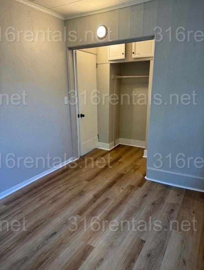 Building Photo - Recently Remodeled 3 Bedroom Home