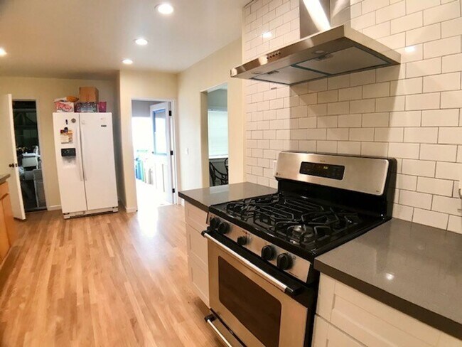 Building Photo - 2804 Verde Vista Dr