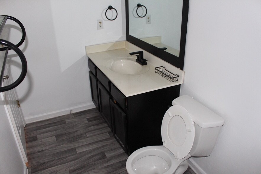 Building Photo - 7312 Brighton Village Dr