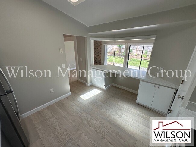 Building Photo - 840 Maraval Ct
