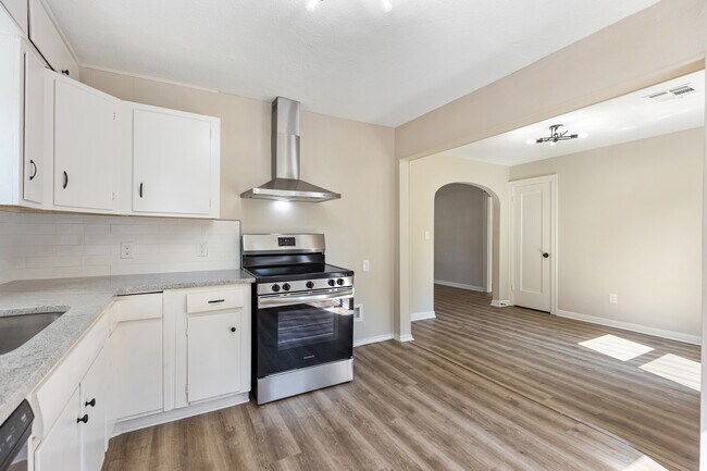 Building Photo - 3120 NW 29th St