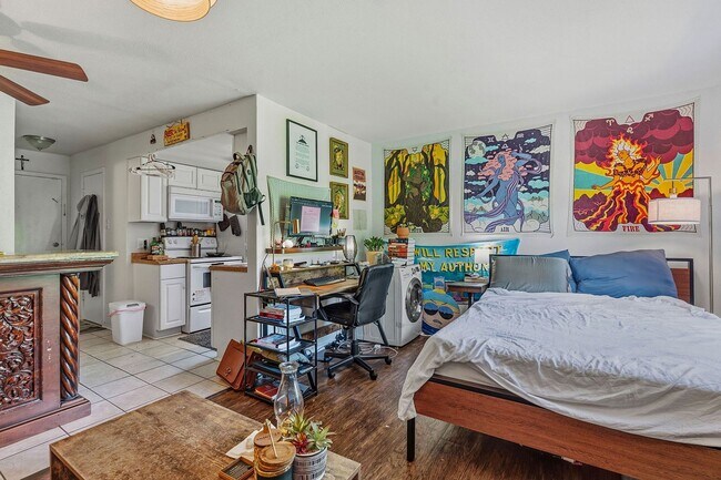 Building Photo - CENTURY 203