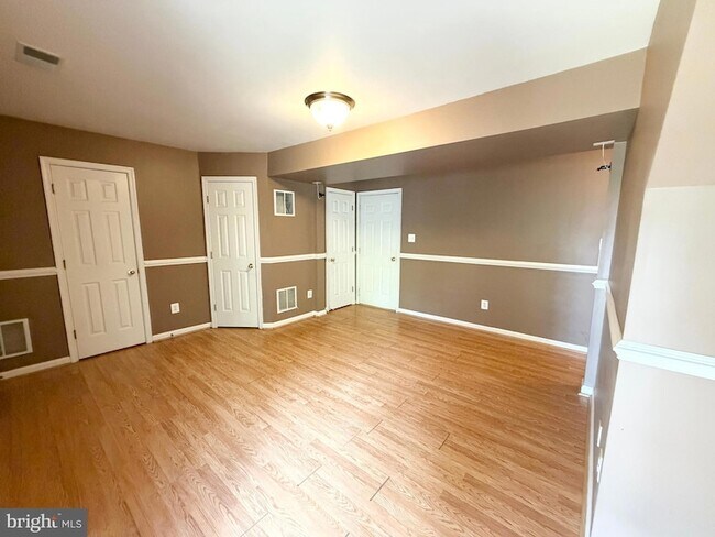 Building Photo - 565 Tuliptree Square NE