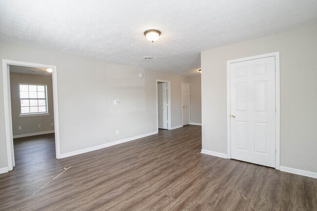 Building Photo - 20-420 Thompsonville Ln