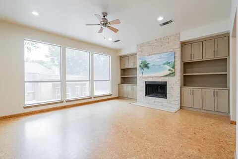 Building Photo - 300 Turtle Ct