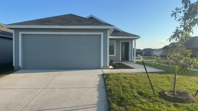 Building Photo - 1002 Raintree Rd