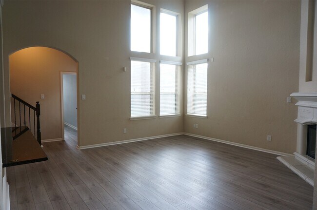 Building Photo - 6015 Mystic Berry Dr