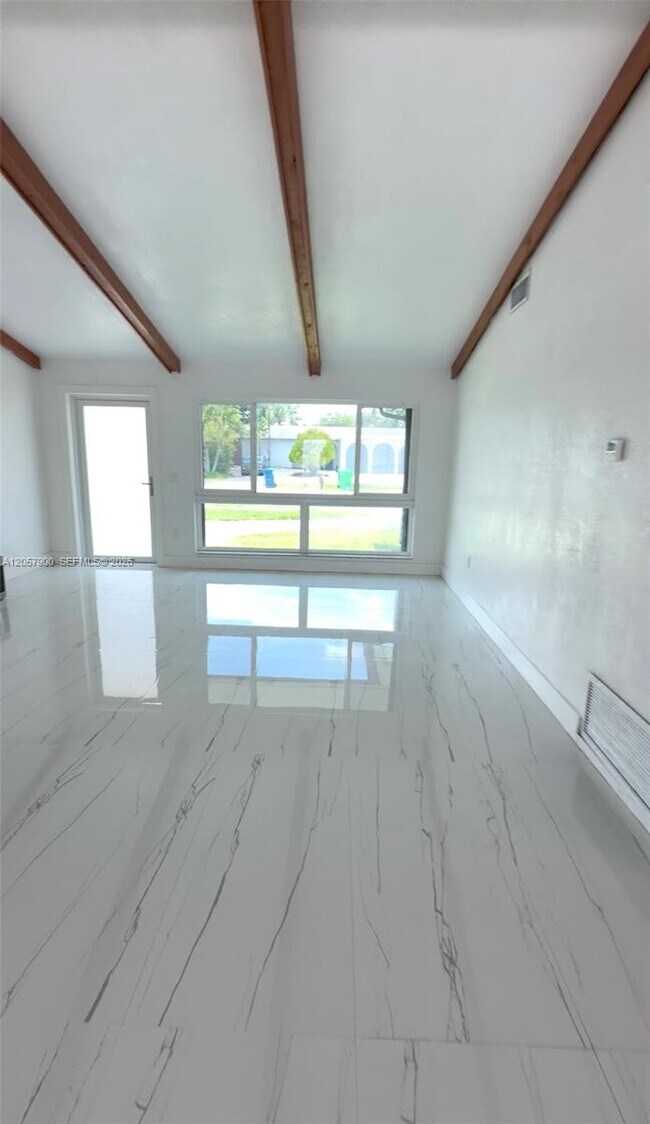 Building Photo - 11371 NW 32nd Manor