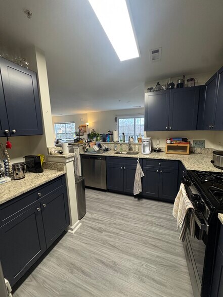 Building Photo - 33202 Town Green Dr