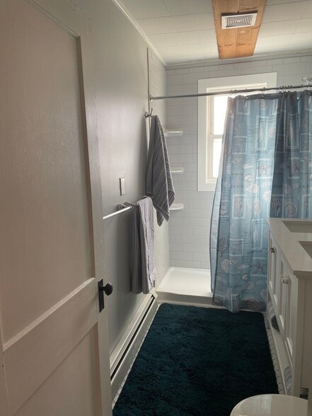 Walk in Shower - 20 Crescent St